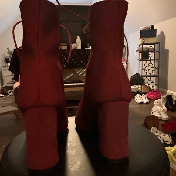 Cute size 9 burgundy ankle tie up boots - Picture 4 of 8